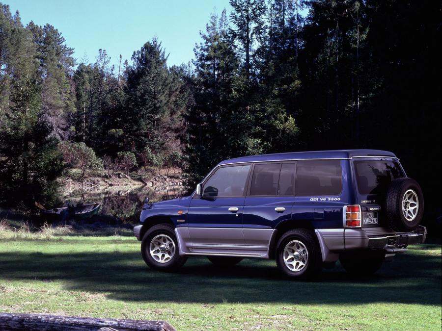  Mitsubishi Pajero Wagon 1997 года  (JP) (фото 2 из 2)